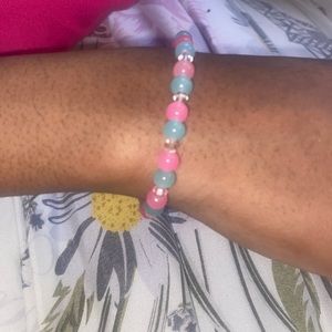 Glass beaded bracelet with crystal mini beads. Home made!